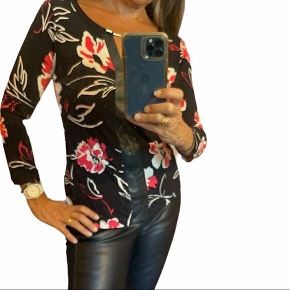 3/$25 CALVIN KLEIN Black Floral Faux Leather Details Top.Size XS - Picture 11 of 11